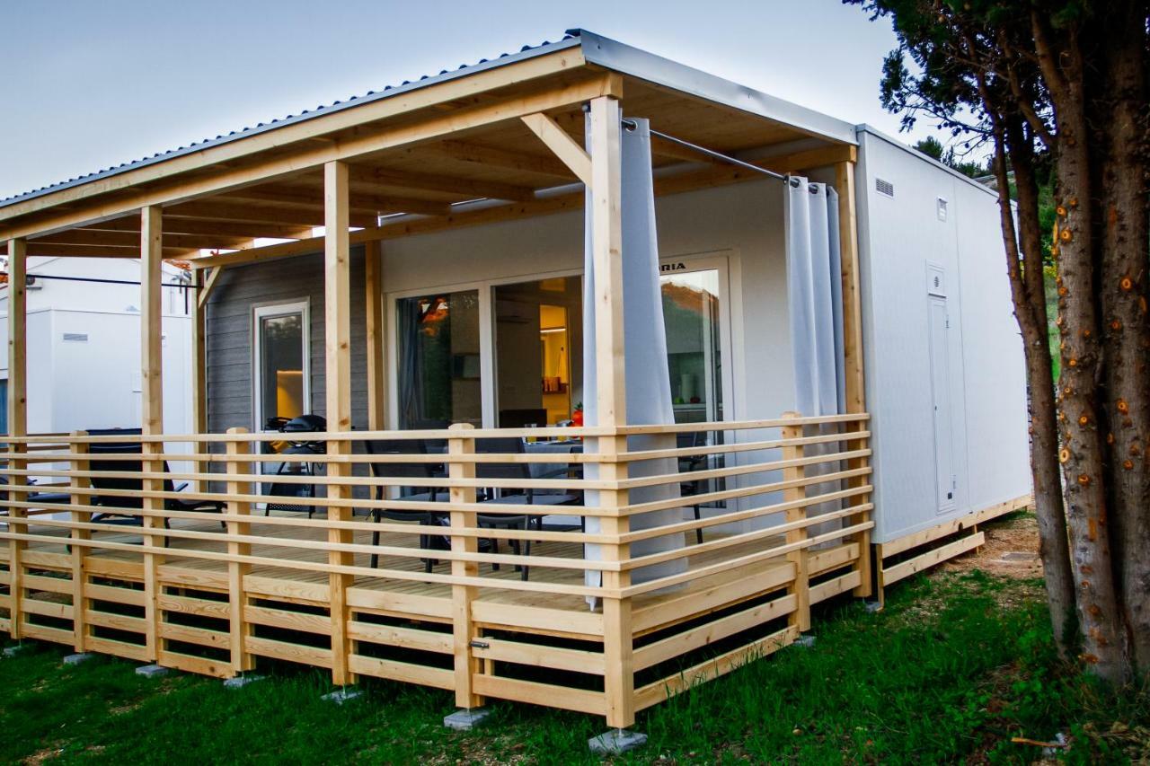 Adrijela Mobile Home Jezera Eksteriør billede