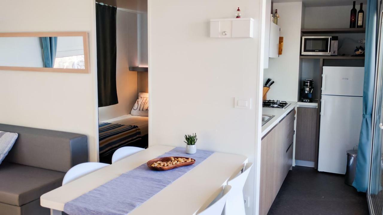 Adrijela Mobile Home Jezera Eksteriør billede