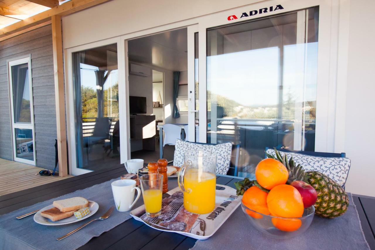 Adrijela Mobile Home Jezera Eksteriør billede