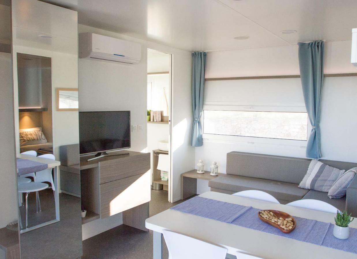 Adrijela Mobile Home Jezera Eksteriør billede